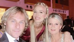 VIDEO / Dopo le polemiche si rivede Pavel Nedved: la figlia si laurea, tutti presenti