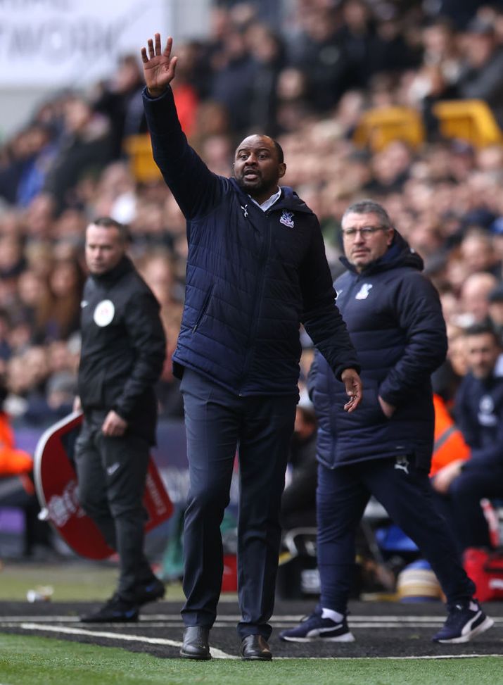 Patrick Viera, Manager del Crystal Palace (Photo by Alex Pantling/Getty Images) Vince Vieira, ma derby del sud di Londra rovinato da lanci di bottiglie e cori omofobi- immagine 2