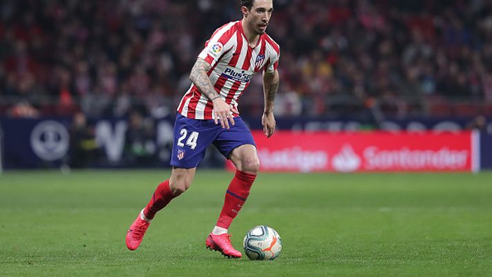 MADRID, SPAIN - FEBRUARY 23: Sime Vrsaljko of Atletico de Madrid controls the ball during the Liga match between Club Atletico de Madrid and Villarreal CF at Wanda Metropolitano on February 23, 2020 in Madrid, Spain. (Photo by Gonzalo Arroyo Moreno/Getty Images) Ex Inter, Vrsaljko in uscita dai colchoneros: destinazione Olympiacos Pireo… - immagine 1