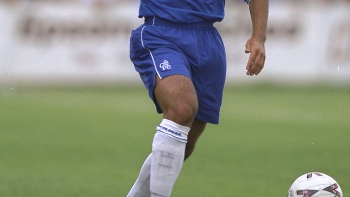 10 Jul 1999: Luca Percassi of Chelsea in action during the annual pre-season friendly match against Kingstonian Football Club played at Kingsmeadow in London, England. The match finished in a 0-3 win to the visiting premiership team Chelsea, and some of their new signings watched the game from the crowd. Mandatory Credit: Gary M Prior/Allsport Luca Percassi, il Chelsea e Vialli: “Ho un ricordo meraviglioso di Luca, mi ha cambiato la vita” - immagine 1