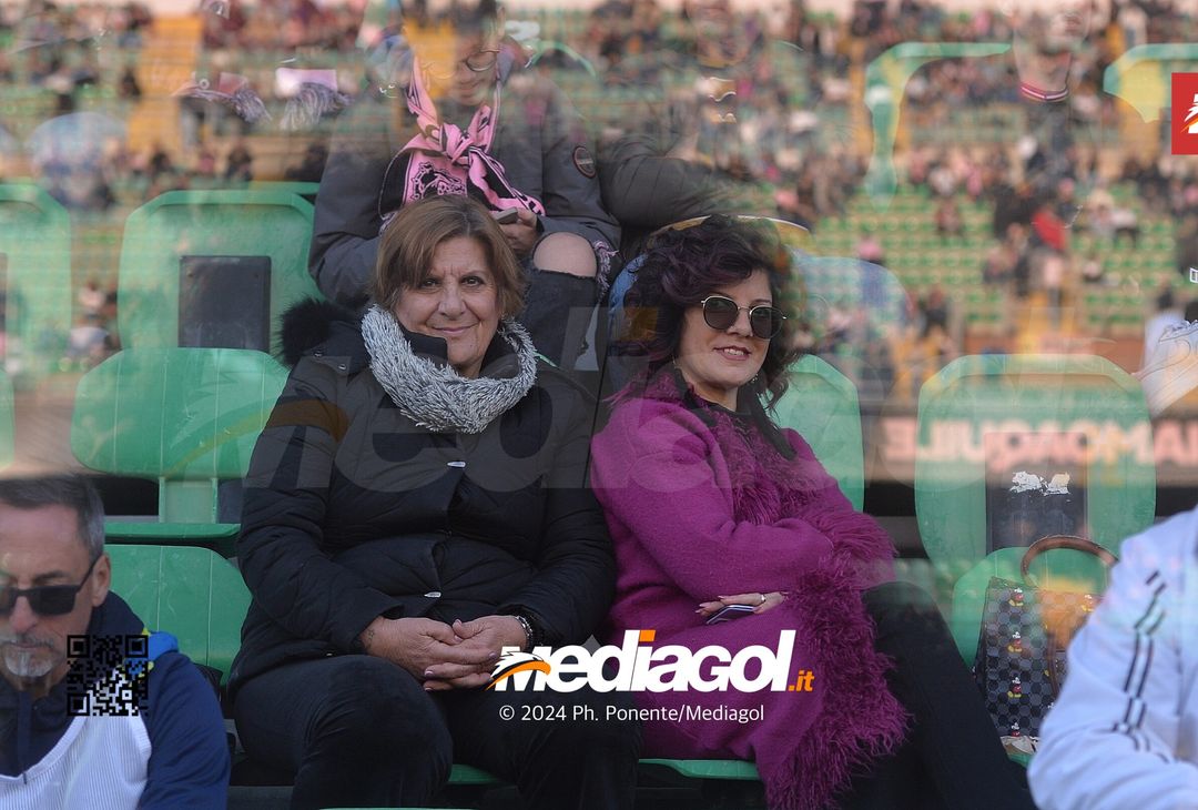 FOTOTIFO Palermo-Como 3-0, gli scatti ai tifosi al “Renzo Barbera” (GALLERY) - immagine 69