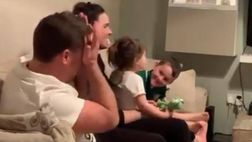 VIDEO Declan Thompson, dalla sedia a rotelle al debutto in Fa Cup: le lacrime del papà commuovono il web