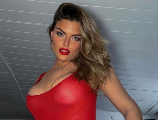 Festino di calciatori a Barcellona, influencer sconvolta: “Sono scappata via piangendo” - immagine 1