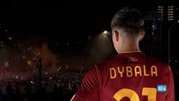 Dybala si sente a casa: il primo ‘Daje Roma’ ai suoi tifosi | VIDEO