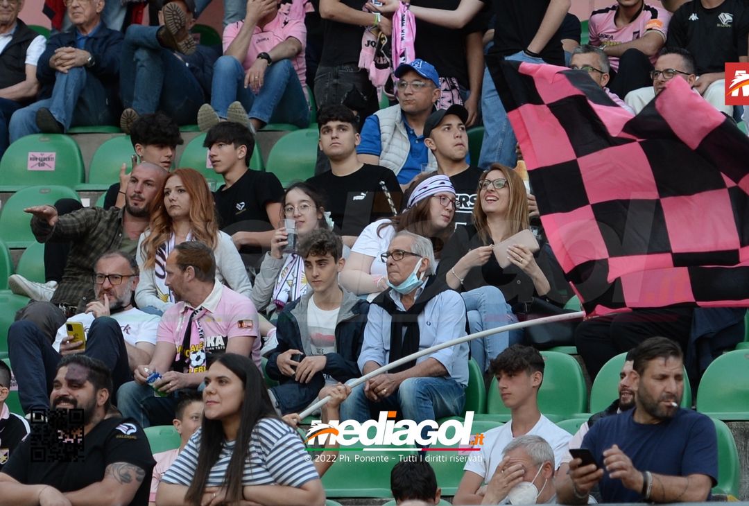 Fototifo, i tifosi allo stadio per Palermo-Virtus Entella 2-2 (gallery) - immagine 92
