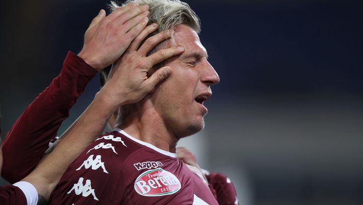 ROME, ITALY - MARCH 13:  Maxi Lopez of FC Torino celebrates after scoring the team's first goal during the Serie A match between SS Lazio and FC Torino at Stadio Olimpico on March 13, 2017 in Rome, Italy.  (Photo by Paolo Bruno/Getty Images) 