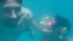 VIDEO / Messi e Antonela, dolci effusioni sott’acqua
