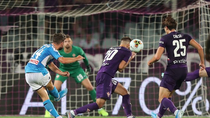 FLORENCE, ITALY - AUGUST 24: Dries Mertens of SSC Napoli scores the equalizing goal during the Serie A match between ACF Fiorentina and SSC Napoli at Stadio Artemio Franchi on August 24, 2019 in Florence, Italy. (Photo by Gabriele Maltinti/Getty Images) FLORENCE, ITALY - AUGUST 24: Dries Mertens of SSC Napoli scores the equalizing goal during the Serie A match between ACF Fiorentina and SSC Napoli at Stadio Artemio Franchi on August 24, 2019 in Florence, Italy. (Photo by Gabriele Maltinti/Getty Images)