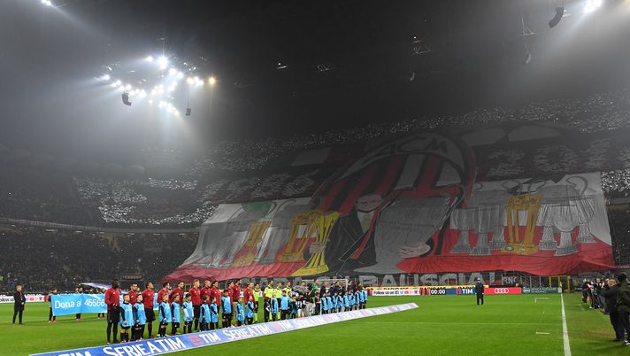 MILAN, ITALY - NOVEMBER 20:  AC Milan fans display a giant banner during the Serie A match between AC Milan and FC Internazionale at Stadio Giuseppe Meazza on November 20, 2016 in Milan, Italy.  (Photo by Valerio Pennicino/Getty Images) 