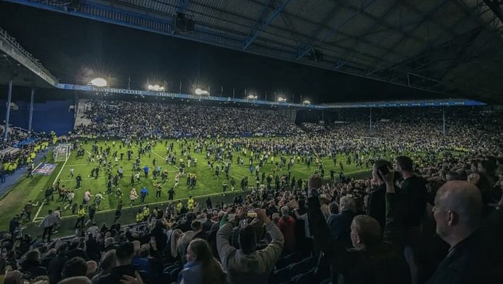League one inglese, gli ultras si telefonano allo stadio…per insultarsi! - immagine 1