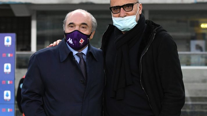 VERONA, ITALY - APRIL 20: Maurizio Setti, President of Hellas Verona and ACF Fiorentina president Rocco Commisso prior to the Serie A match between Hellas Verona FC and ACF Fiorentina at Stadio Marcantonio Bentegodi on April 20, 2021 in Verona, Italy. Sporting stadiums around Italy remain under strict restrictions due to the Coronavirus Pandemic as Government social distancing laws prohibit fans inside venues resulting in games being played behind closed doors. (Photo by Alessandro Sabattini/Getty Images) VERONA, ITALY - APRIL 20: Maurizio Setti, President of Hellas Verona and ACF Fiorentina president Rocco Commisso prior to the Serie A match between Hellas Verona FC and ACF Fiorentina at Stadio Marcantonio Bentegodi on April 20, 2021 in Verona, Italy. Sporting stadiums around Italy remain under strict restrictions due to the Coronavirus Pandemic as Government social distancing laws prohibit fans inside venues resulting in games being played behind closed doors. (Photo by Alessandro Sabattini/Getty Images)