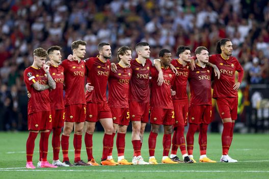 Getty Images Mourinho alla squadra: “Resto per voi”. La Uefa indaga per le frasi contro Taylor- immagine 2