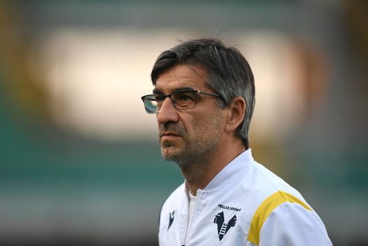 VERONA, ITALY - APRIL 20: Ivan Juric, Head Coach of Hellas Verona F.C. looks on prior to the Serie A match between Hellas Verona FC and ACF Fiorentina at Stadio Marcantonio Bentegodi on April 20, 2021 in Verona, Italy. Sporting stadiums around Italy remain under strict restrictions due to the Coronavirus Pandemic as Government social distancing laws prohibit fans inside venues resulting in games being played behind closed doors. (Photo by Alessandro Sabattini/Getty Images) VERONA, ITALY - APRIL 20: Ivan Juric, Head Coach of Hellas Verona F.C. looks on prior to the Serie A match between Hellas Verona FC and ACF Fiorentina at Stadio Marcantonio Bentegodi on April 20, 2021 in Verona, Italy. Sporting stadiums around Italy remain under strict restrictions due to the Coronavirus Pandemic as Government social distancing laws prohibit fans inside venues resulting in games being played behind closed doors. (Photo by Alessandro Sabattini/Getty Images)