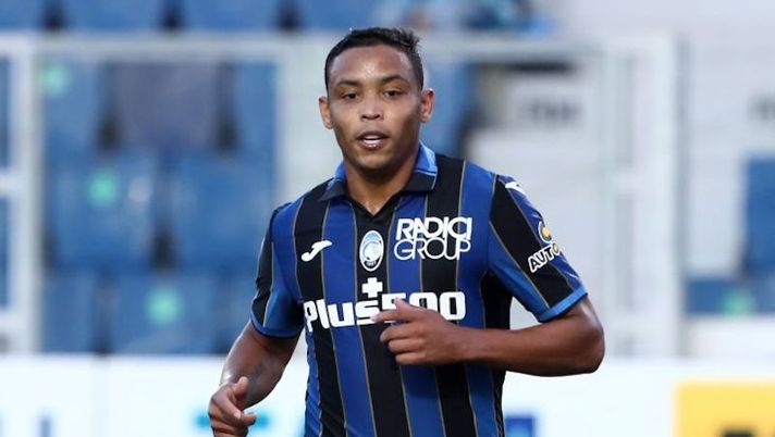 BERGAMO, ITALY - AUGUST 28: Luis Muriel of Atalanta BC looks on during the Serie A match between Atalanta BC and Bologna FC at Gewiss Stadium on August 28, 2021 in Bergamo, . (Photo by Marco Luzzani/Getty Images) Risposte sul fanta, scambi e non solo: l’analisi dopo 6 giornate con Romano, Rossini e Turci - immagine 1
