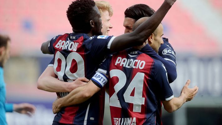 BOLOGNA, ITALY - APRIL 18: Musa Barrow of Bologna FC celebrates after scoring his team's second goal during the Serie A match between Bologna FC and Spezia Calcio at Stadio Renato Dall'Ara on April 18, 2021 in Bologna, Italy. Sporting stadiums around Italy remain under strict restrictions due to the Coronavirus Pandemic as Government social distancing laws prohibit fans inside venues resulting in games being played behind closed doors. (Photo by Mario Carlini / Iguana Press/Getty Images) Bologna, senza Danilo e Svanberg: i cambi di formazione e Vignato in pole - immagine 1