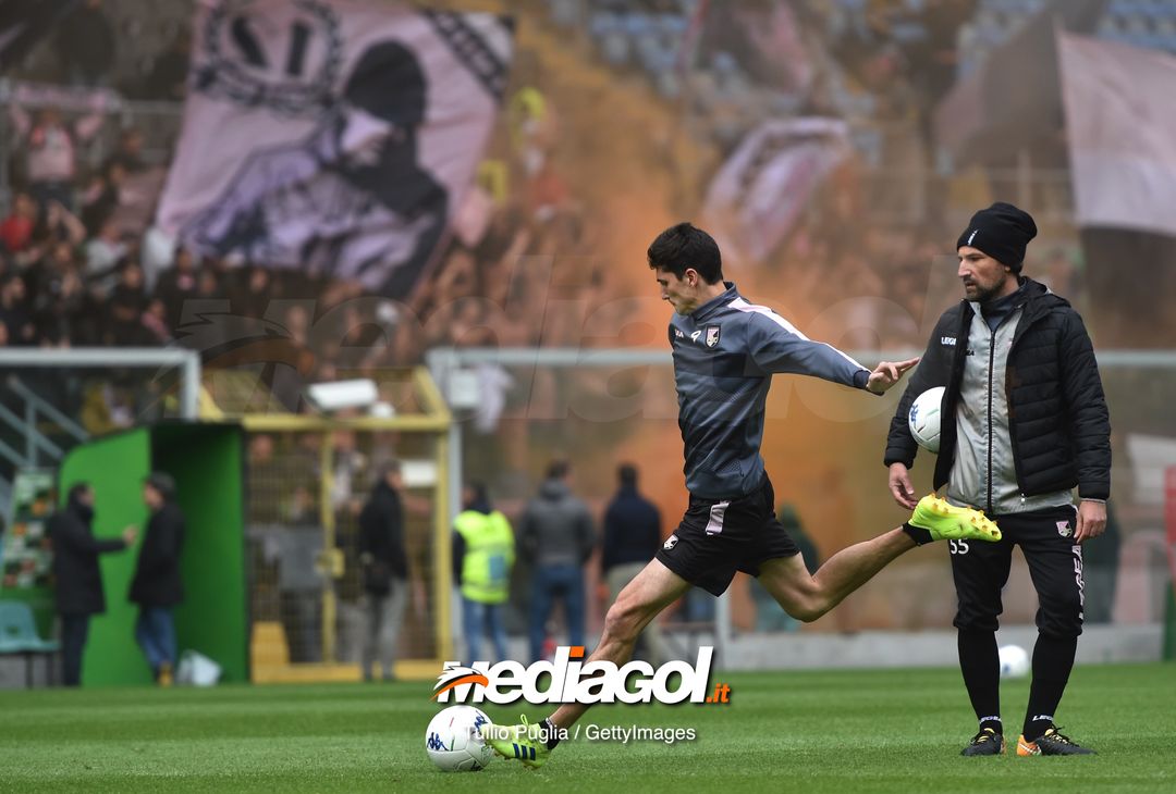  PALERMO, ITALY - MARCH 28: Stefano Moreo of Palermo in action during a training session at Stadio Renzo Barbera on March 28, 2019 in Palermo, Italy. (Photo by Tullio M. Puglia/Getty Images) 