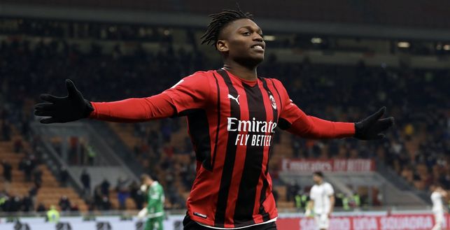 Rafael Leao (attaccante AC Milan) qui esulta per il suo gol in Milan-Spezia 1-2 (Serie A 2021-2022) | News (Getty Images) Rafael Leao AC Milan