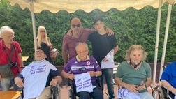 FOTO – Un bel regalo per Mario, tifoso centenario della Fiorentina