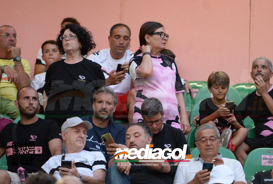 FOTOTIFO, Palermo-Perugia 2-0: i tifosi allo stadio Renzo Barbera (Gallery) - immagine 69