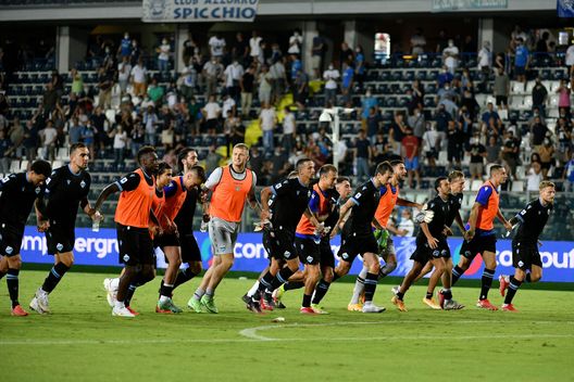 La Lazio festeggia a Empoli La Lazio festeggia a Empoli