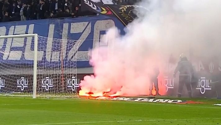 Derby di Craiova, derby sospeso tre volte: tutti negli spogliatoi, poi vincono gli “ospiti”… - immagine 1