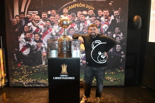 Ibiza, Diego Maradona jr urla a Suarez: “Vieni al River Plate…”!- immagine 5