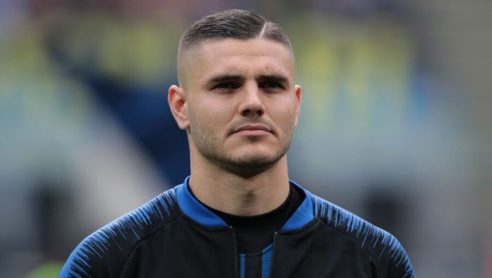 MILAN, ITALY - APRIL 07: Mauro Emanuel Icardi of FC Internazionale looks on prior to the Serie A match between FC Internazionale and Atalanta BC at Stadio Giuseppe Meazza on April 7, 2019 in Milan, Italy. (Photo by Emilio Andreoli/Getty Images ) Icardi, la Gazzetta: “Ha perso pure il ruolo da rigorista: c’è un copione con Perisic” - immagine 1