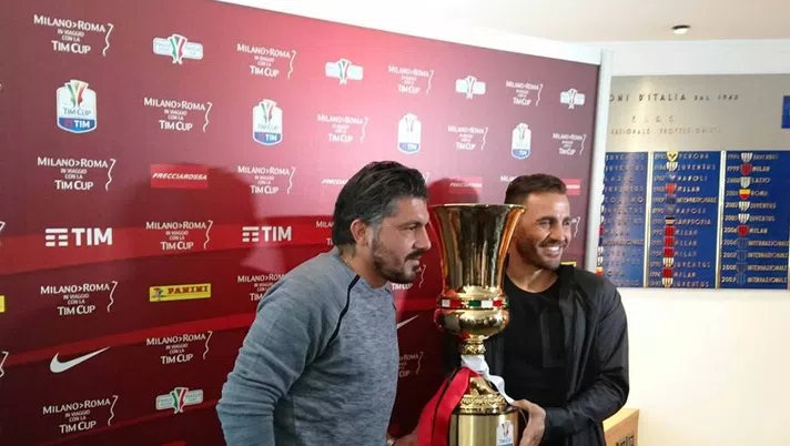Gattuso e Cannavaro con la Tim Cup (pianetamilan.it)