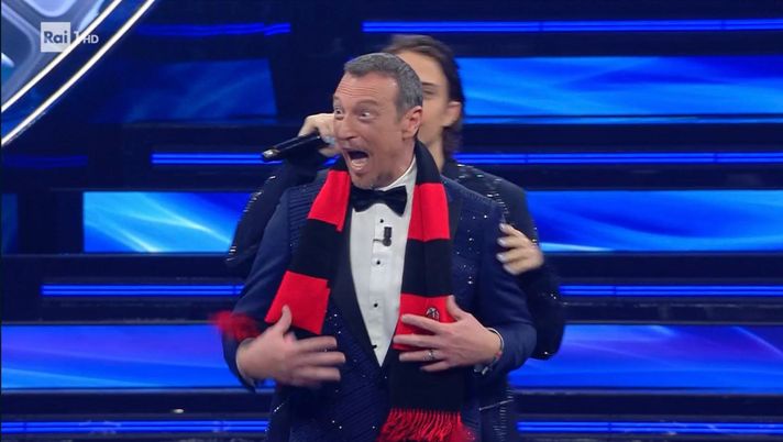 Amadeus, contropiede al Festival: sciarpa del Milan al collo. “Stavamo anche vincendo” - immagine 1