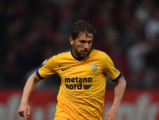 GENOA, ITALY - APRIL 23: Alessio Cerci of Hellas Verona FC in action during the Serie A match between Genoa CFC and Hellas Verona FC at Stadio Luigi Ferraris on April 23, 2018 in Genoa, Italy. (Photo by Valerio Pennicino/Getty Images) Da Cerci a Maksimovic e Nkoulou: quando scappare da Torino non porta benefici- immagine 2
