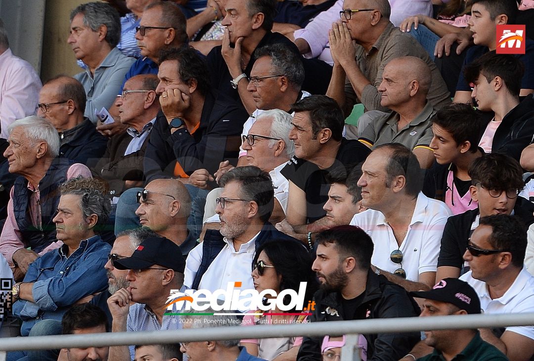 FOTOTIFO Palermo-Cittadella 0-0, i tifosi allo Stadio “Renzo Barbera” (Gallery) - immagine 76