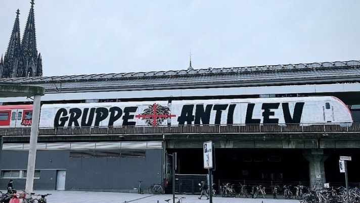 Tutta Colonia schierata anti-Leverkusen per il derby del Reno: ma non è servito… - immagine 1