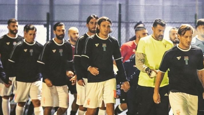 A Roma è sempre derby, anche a calciotto.... A Roma è sempre derby, anche a calciotto....