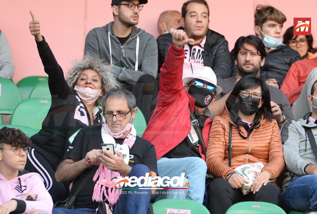 FOTO, i tifosi allo stadio per Palermo – Foggia 3-0 (Gallery) - immagine 59