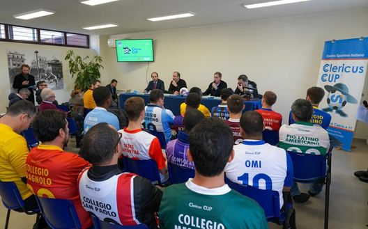 Un momento della presentazione... Un momento della presentazione...