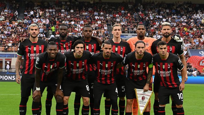 MILAN, ITALY - SEPTEMBER 14: Players of AC Milan line up prior to the UEFA Champions League group E match between AC Milan and Dinamo Zagreb at Giuseppe Meazza Stadium on September 14, 2022 in Milan, Italy. (Photo by Claudio Villa/AC Milan via Getty Images)