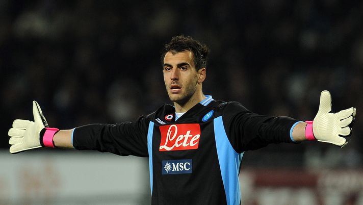 TURIN, ITALY - MARCH 30:  Antonio Rosati of SSC Napoli gestures during the Serie A match between Torino FC and SSC Napoli at Stadio Olimpico di Torino on March 30, 2013 in Turin, Italy.  (Photo by Valerio Pennicino/Getty Images) 