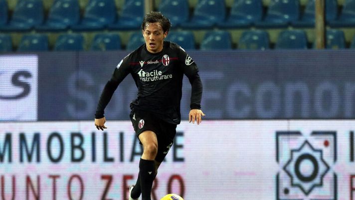 PARMA, ITALY - FEBRUARY 07: Emanuel Vignato of Bologna FC in action during the Serie A match between Parma Calcio and Bologna FC at Stadio Ennio Tardini on February 7, 2021 in Parma, Italy. (Photo by Gabriele Maltinti/Getty Images) Bologna senza Dijks e Soriano, dubbio Svanberg: le prove anti-Juve e Vignato in pole - immagine 1