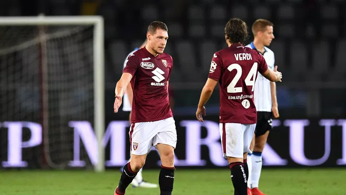 TURIN, ITALY - AUGUST 21:  Andrea Belotti (L) of Torino FC celebrates a goal with teamk mate Simone Verdi during the Serie A match between Torino FC and Atalanta BC at Stadio Olimpico di Torino on August 21, 2021 in Turin, Italy.  (Photo by Valerio Pennicino/Getty Images)
