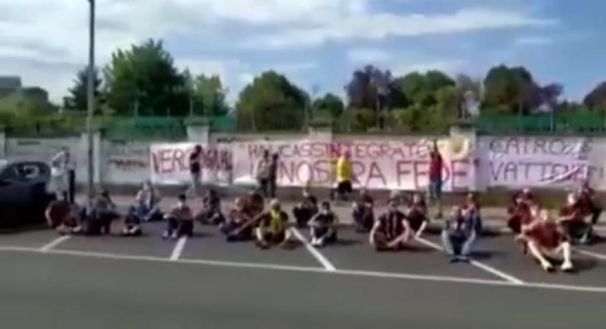 Un momento del flash mob Un momento del flash mob