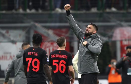 MILAN, ITALY - OCTOBER 26: Olivier Giroud of AC Milan acknowledges the crowd following victory in the Serie A match between AC Milan and Torino FC at Stadio Giuseppe Meazza on October 26, 2021 in Milan, Italy. (Photo by Marco Luzzani/Getty Images) Torino, hai il mal di trasferta? Terzultimo rendimento in A e appena 3 gol fatti- immagine 3