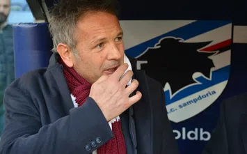  GENOA, ITALY - DECEMBER 04: Sinisa Mihajlovic head coach Torino during the Serie A match between UC Sampdoria and FC Torino at Stadio Luigi Ferraris on December 4, 2016 in Genoa, Italy. (Photo by Paolo Rattini/Getty Images)