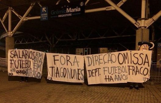 Il Gremio retrocede, ma Douglas Costa voleva sposarsi…- immagine 2