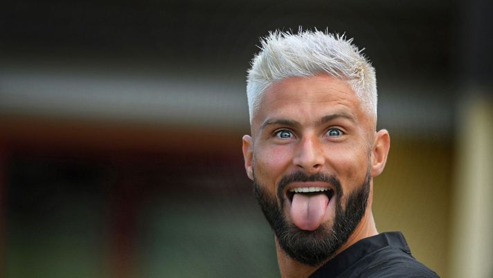 Olivier Giroud diventa biondo platino