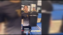 VIDEO – Totti e la partita di paddle, la reazione di Ventola è tutta da ridere