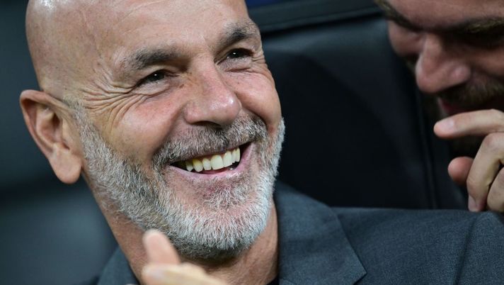 AC Milan's Italian coach Stefano Pioli reacts prior to the UEFA Champions League Group E football match between AC Milan and RB Salzburg on November 2, 2022 at the San Siro stadium in Milan. (Photo by MIGUEL MEDINA / AFP) (Photo by MIGUEL MEDINA/AFP via Getty Images) Pioli: “Questo gruppo ha fame, ora testa al campionato. Giroud è un leader” - immagine 1
