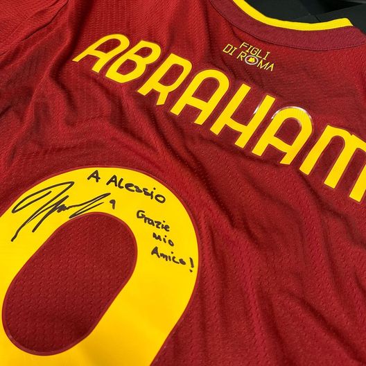 Roma, primo tatuaggio per Abraham: è una dedica per il figlio Amari- immagine 2