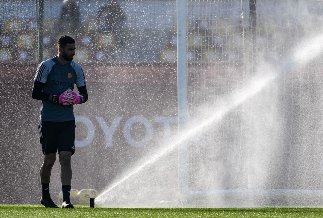 Trigoria, vigilia di Frosinone-Roma: la ‘festa’ dei compagni a Celik – FOTO GALLERY - immagine 4