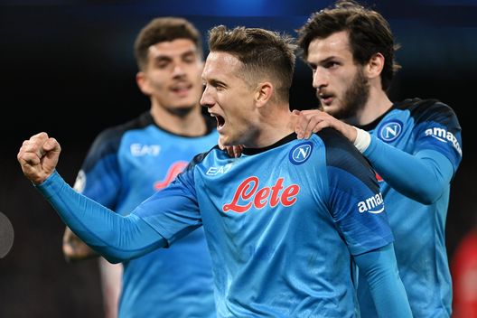 Zielinski (Getty Images) La vergogna subumana in città, l’impotenza dello Stato e poi dell’Eintracht: Napoli storico- immagine 2
