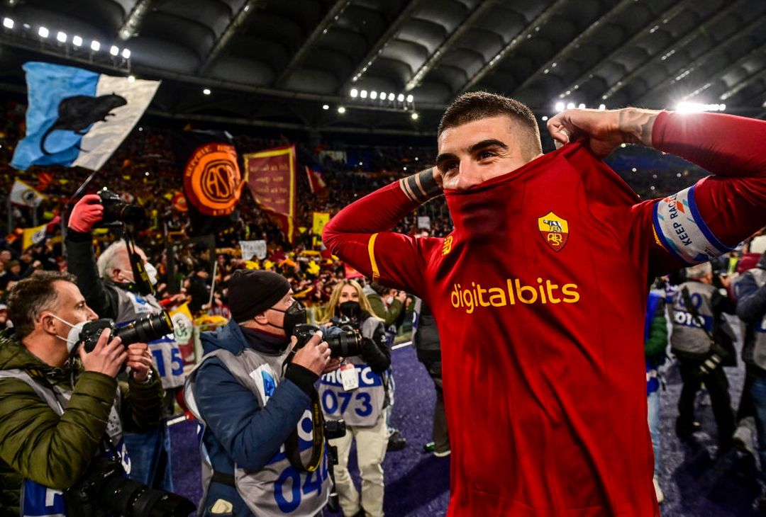 La Roma si scatena: Mancini con la bandiera, Abraham si spoglia – FOTO GALLERY - immagine 58